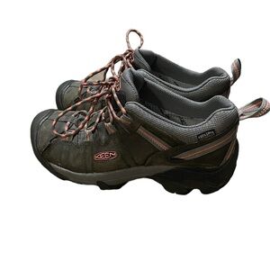 KEEN Women's Targhee 2 Low Height Waterproof Hiking Shoes US 9.5 EU 40